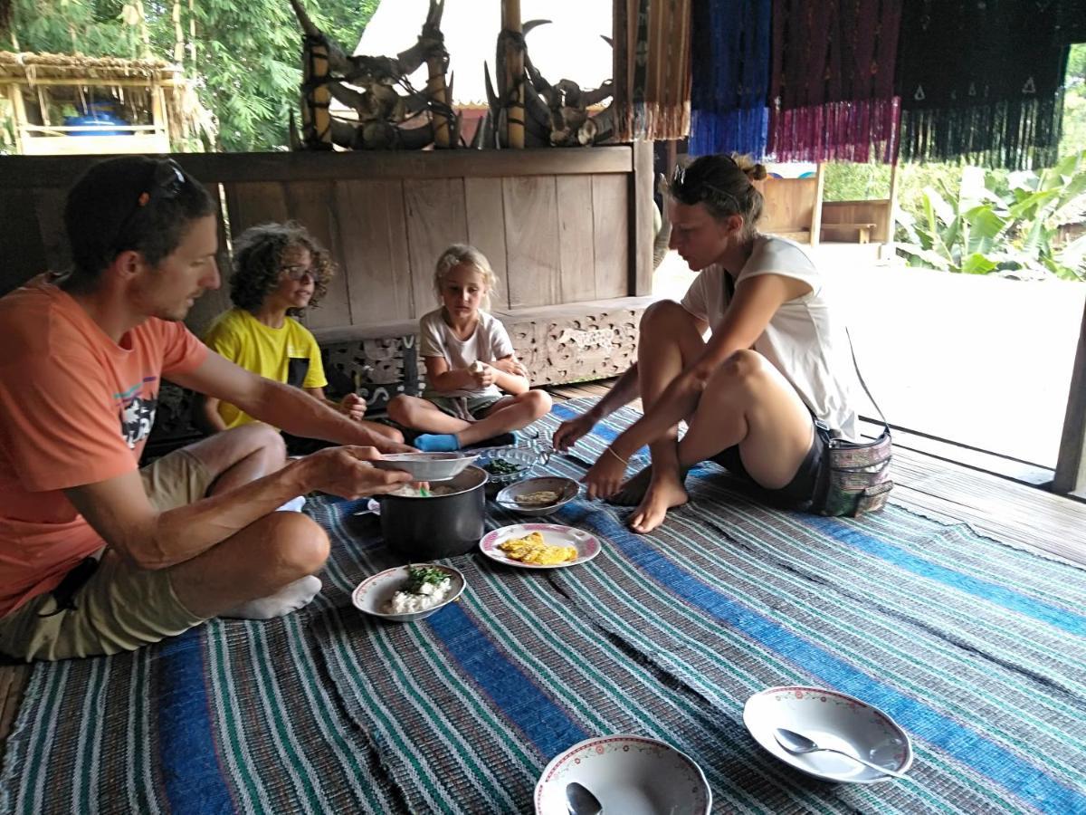 Bajawa Arnolds Familly Homestay מראה חיצוני תמונה