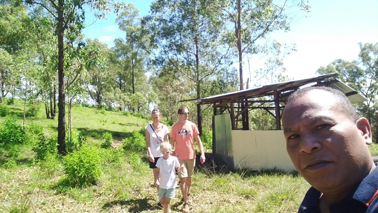 Bajawa Arnolds Familly Homestay מראה חיצוני תמונה