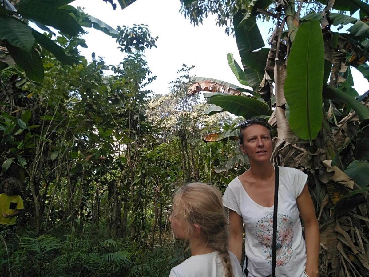 Bajawa Arnolds Familly Homestay מראה חיצוני תמונה