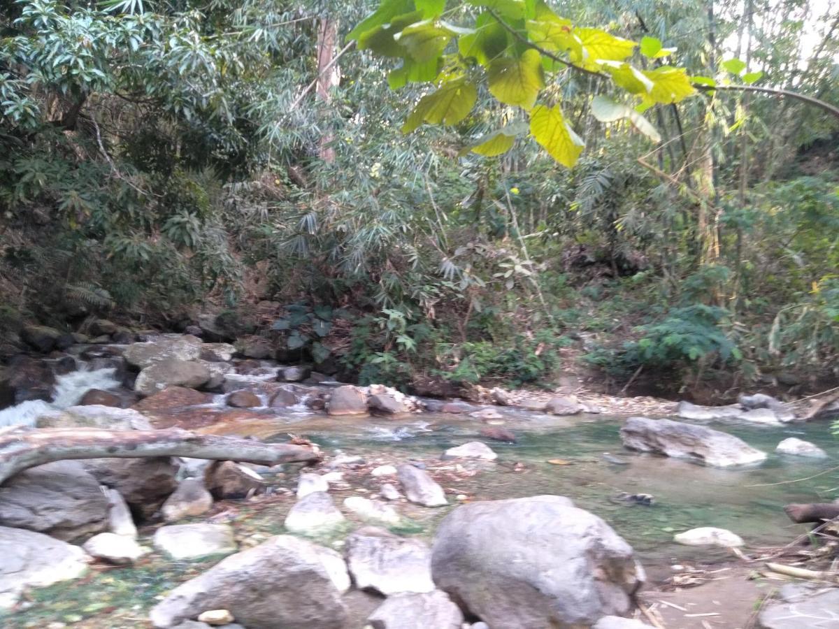 Bajawa Arnolds Familly Homestay מראה חיצוני תמונה