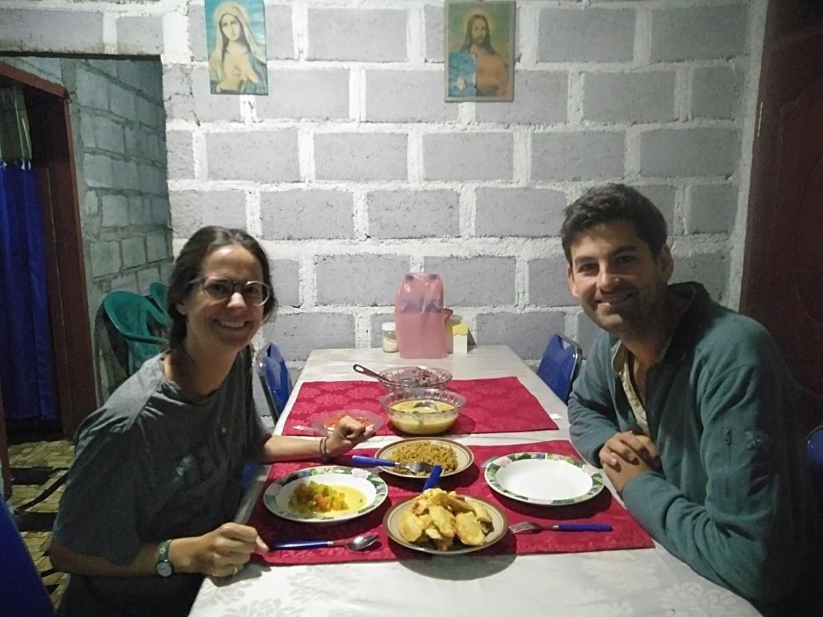 Bajawa Arnolds Familly Homestay מראה חיצוני תמונה