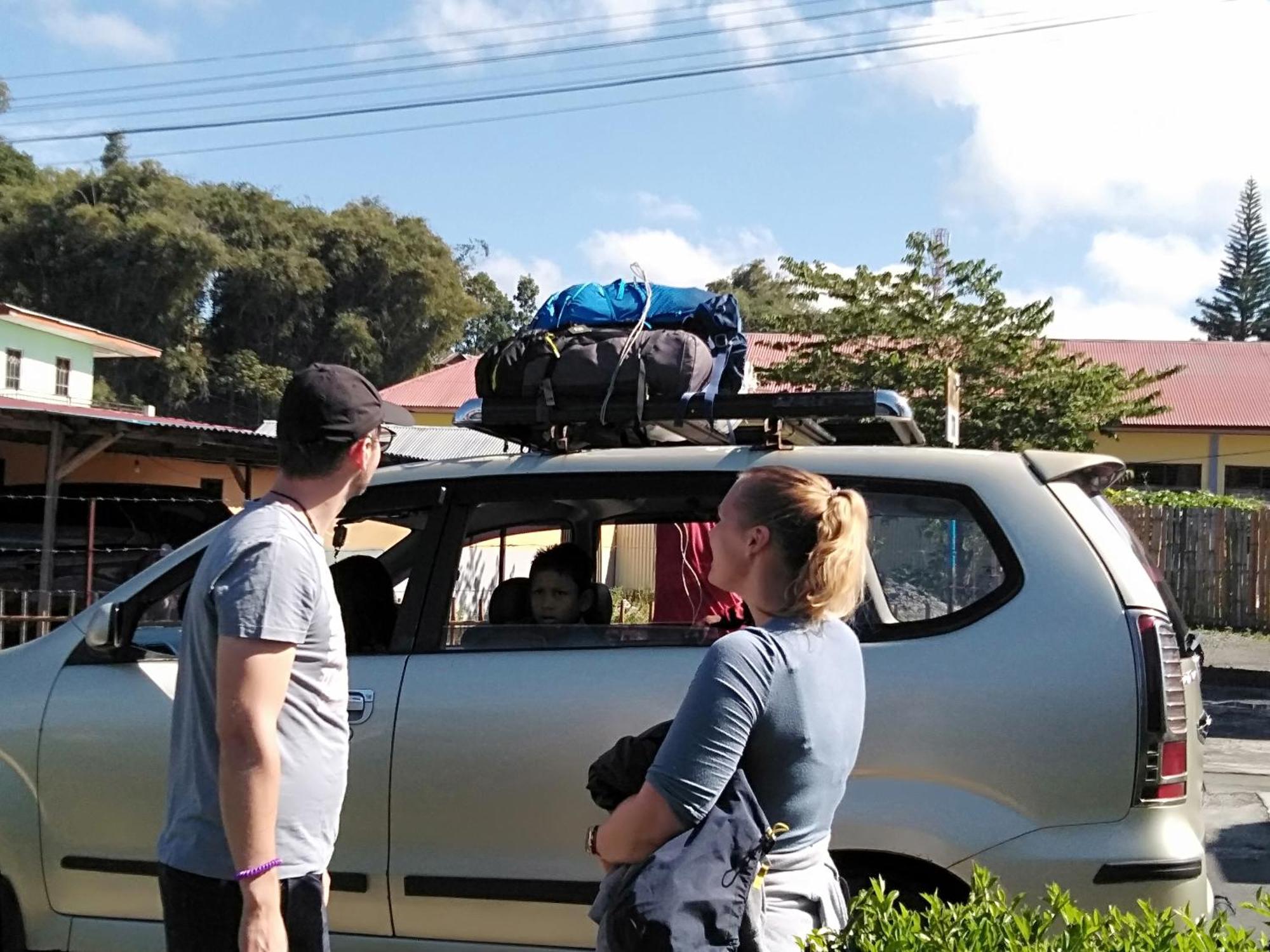 Bajawa Arnolds Familly Homestay חדר תמונה